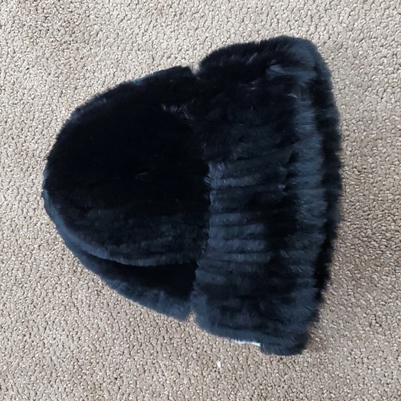 SALE Black Knitted Rex Rabbit Fur Stretch Beanie - Picture 2 of 2